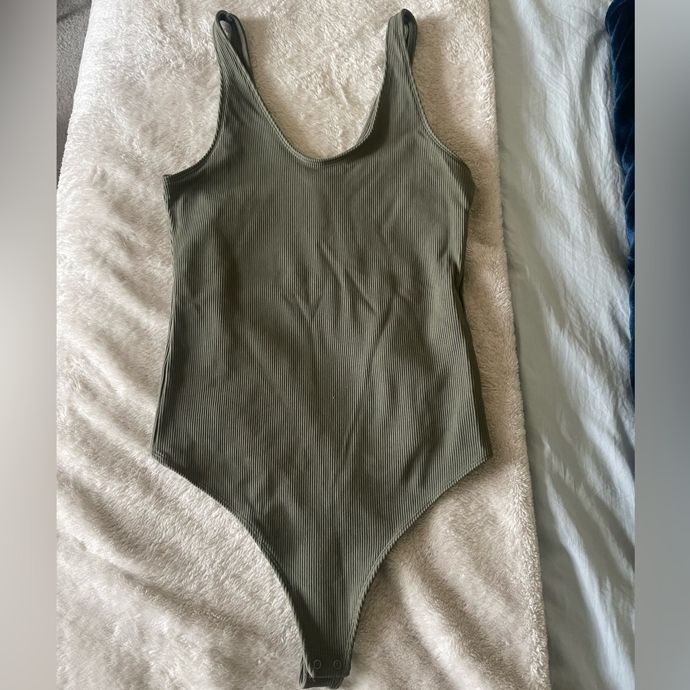 Green abercrombie & fitch bodysuit size medium